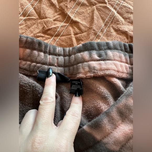 Two piece gender free converse set - Picture 3 of 4